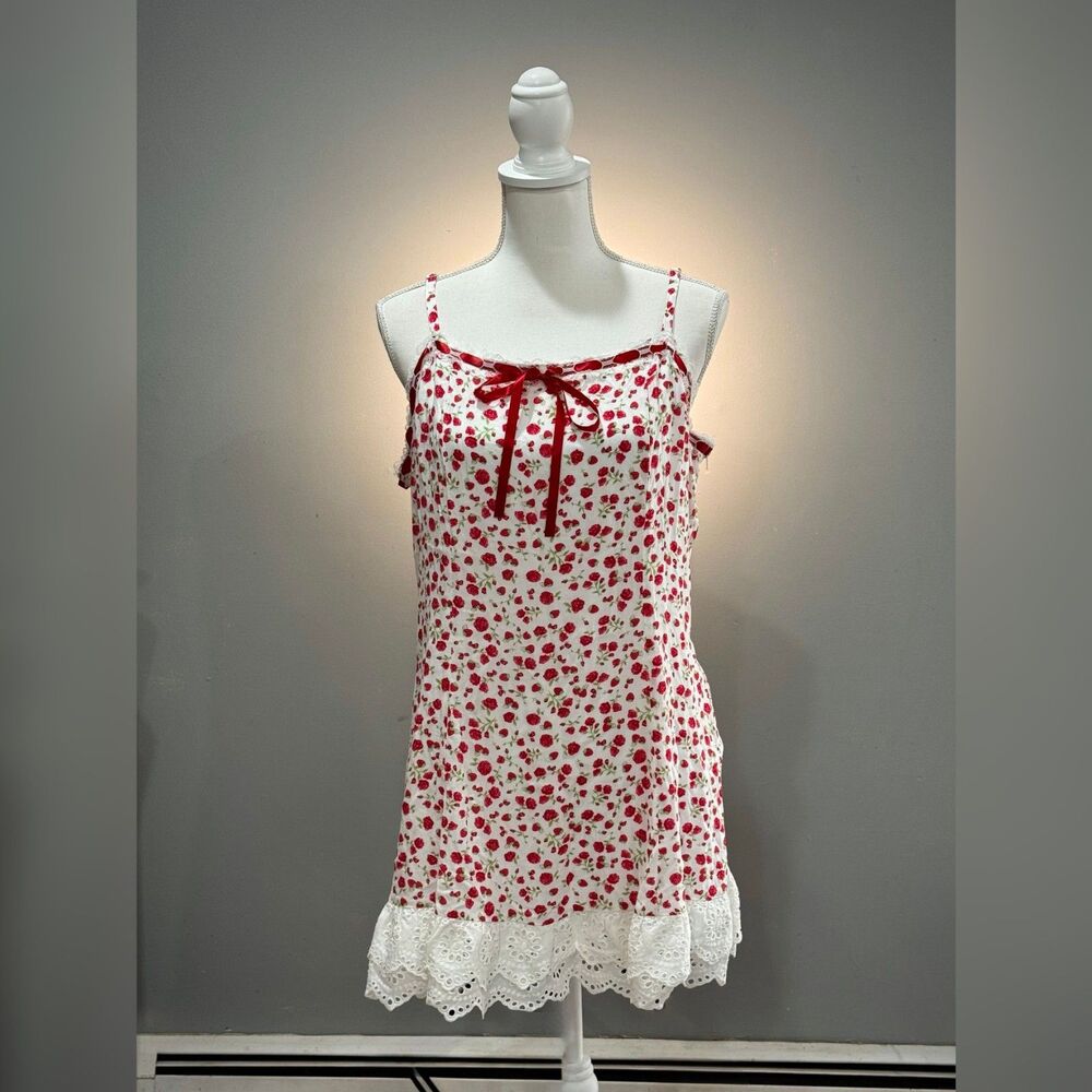 White/Red Hot Topic Strawberry Lace Cami Dress Size XL EUC